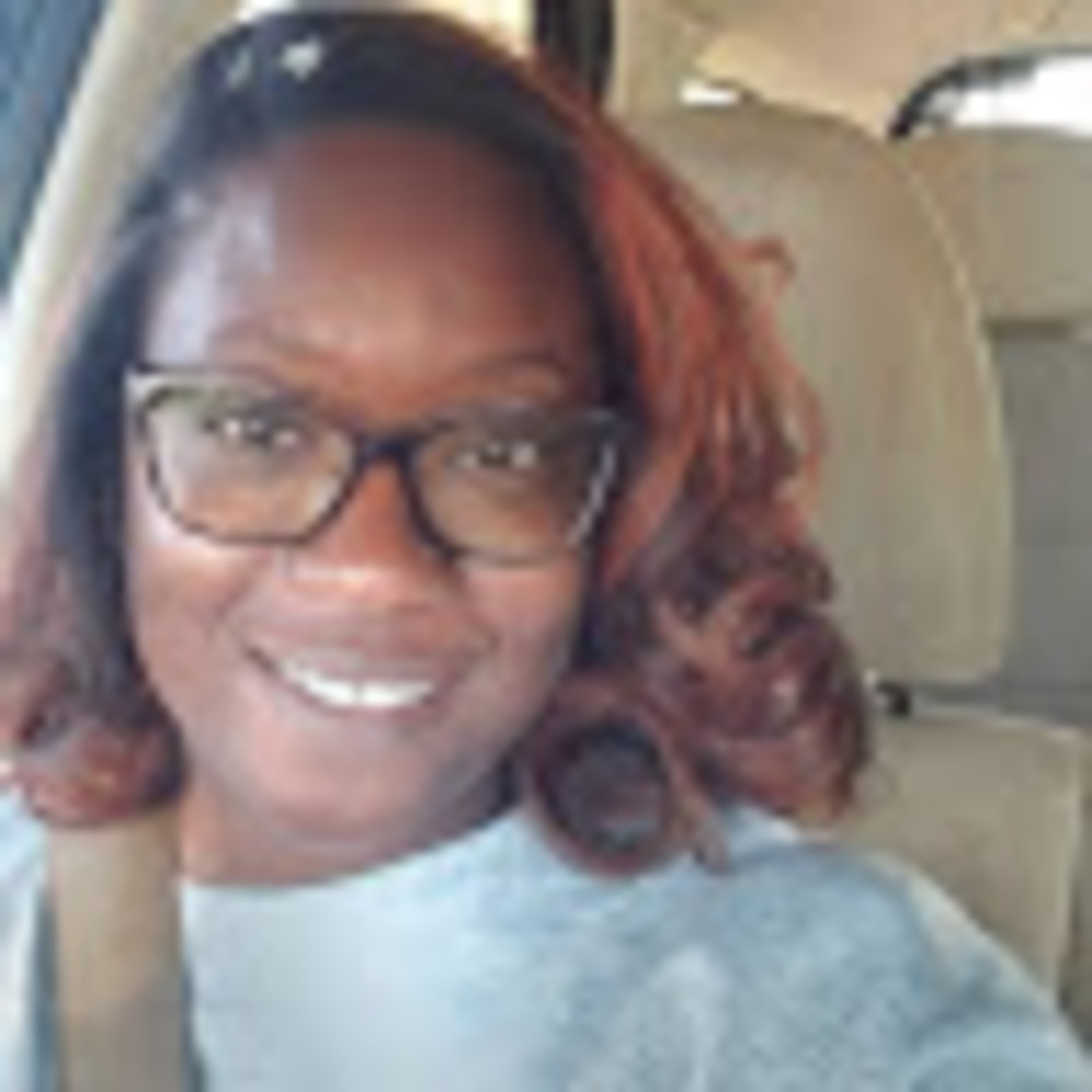 Meet your Posher, Adrienne